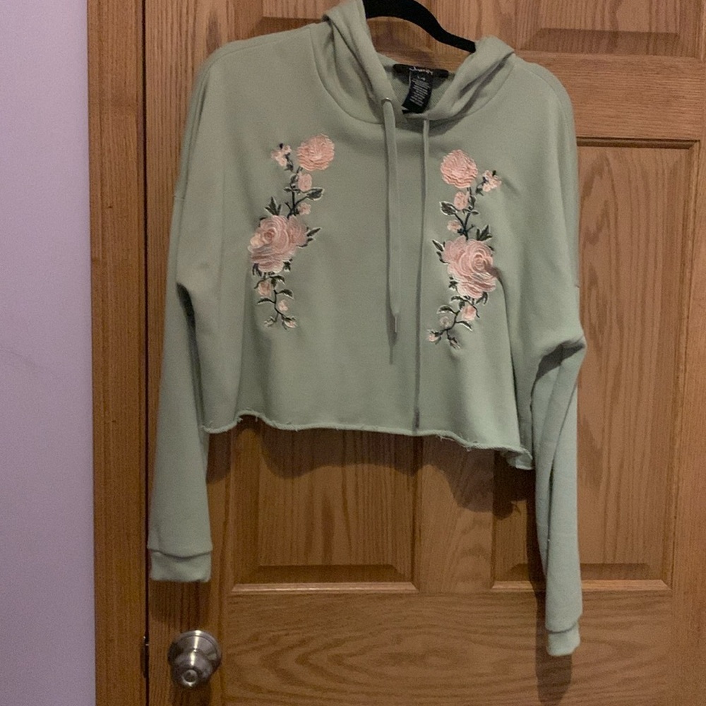 Junior’s crop hoodie